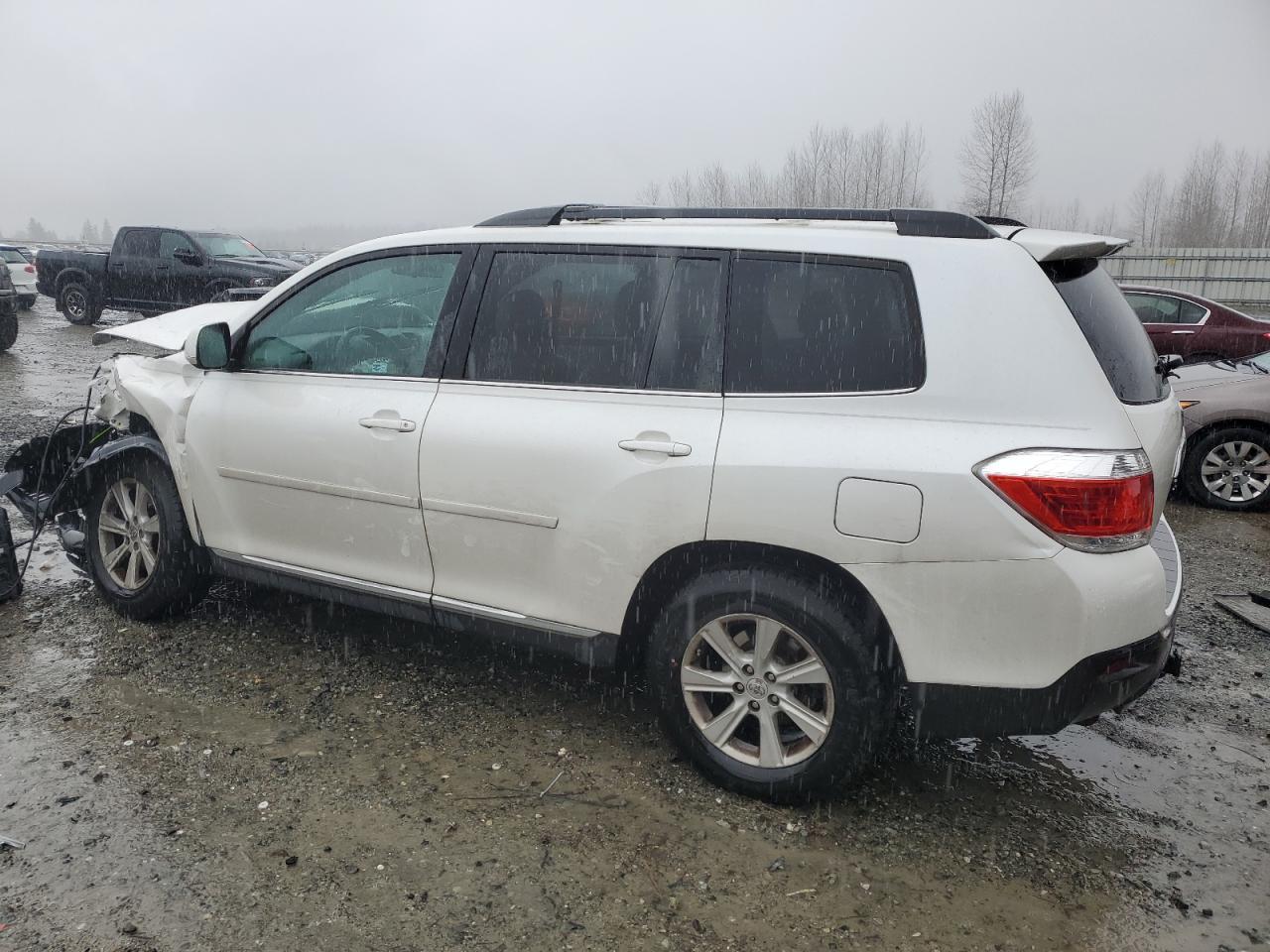 2012 TOYOTA HIGHLANDER - Image 2