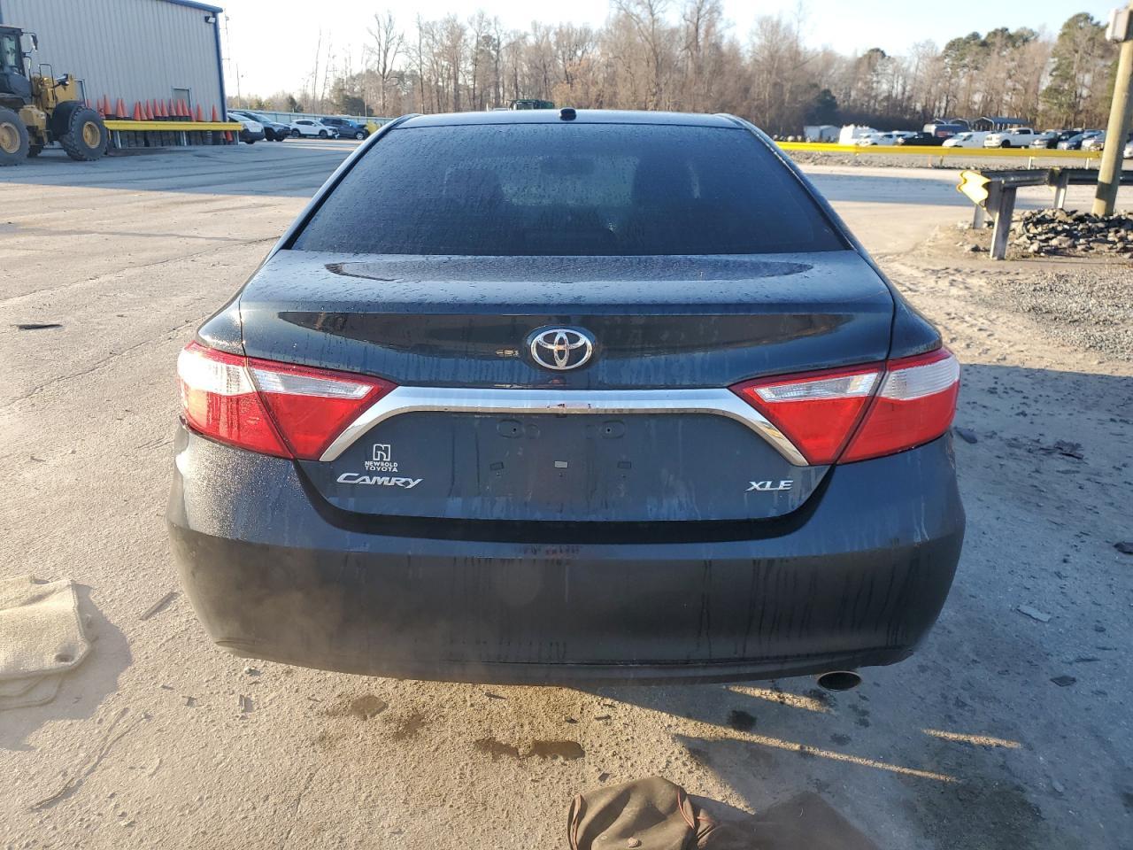 2016 TOYOTA CAMRY LE - Фото 6