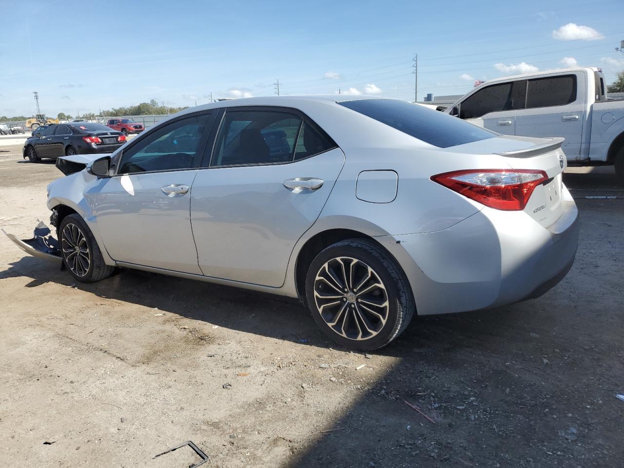 2015 TOYOTA COROLLA L - Фото 2