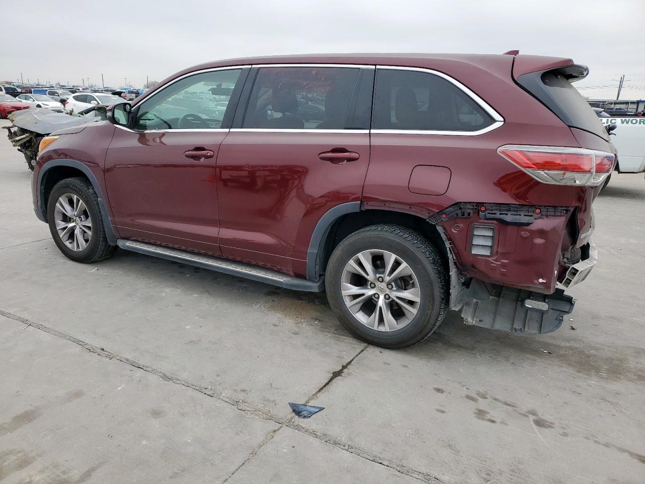 2015 TOYOTA HIGHLANDER - Image 2