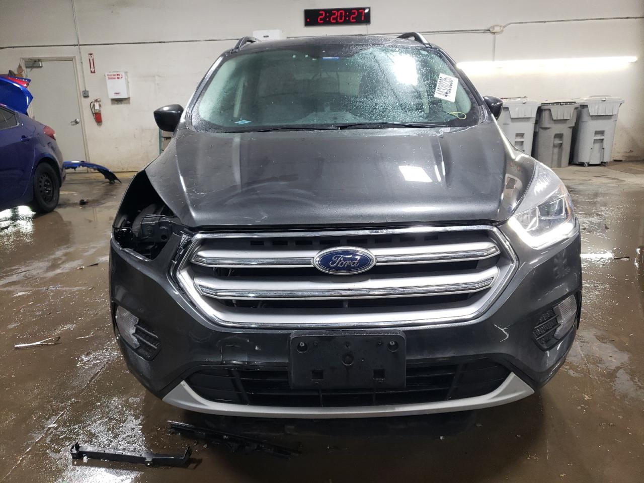 2017 FORD ESCAPE SE - Image 5