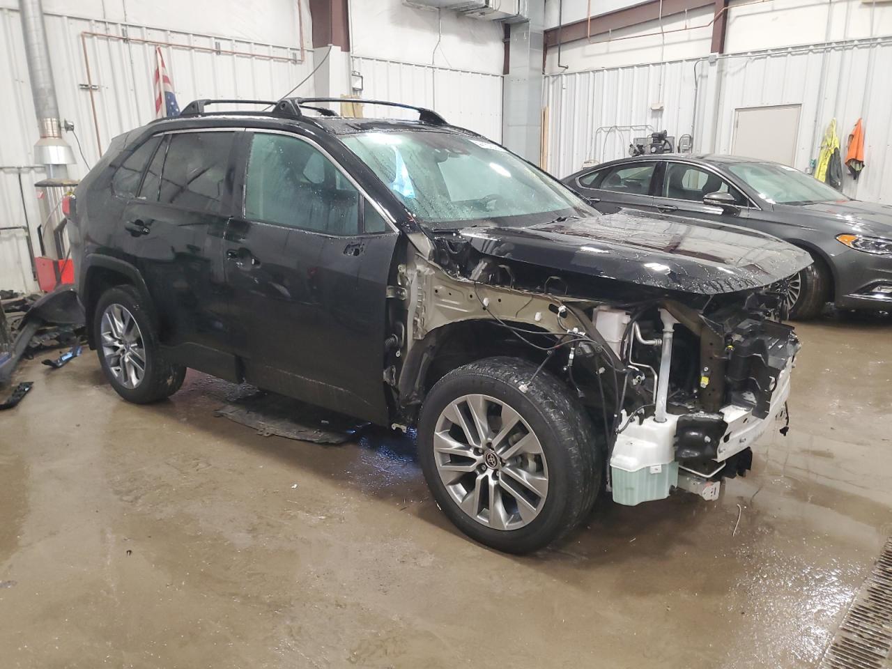 2022 TOYOTA RAV4 XLE P - Image 4