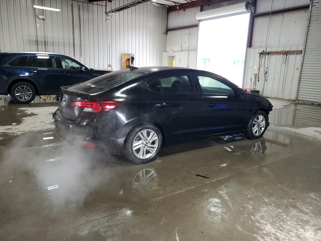 2019 HYUNDAI ELANTRA SE - Фото 3