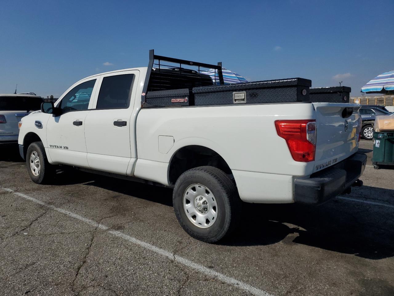 2017 NISSAN TITAN XD S - Фото 2