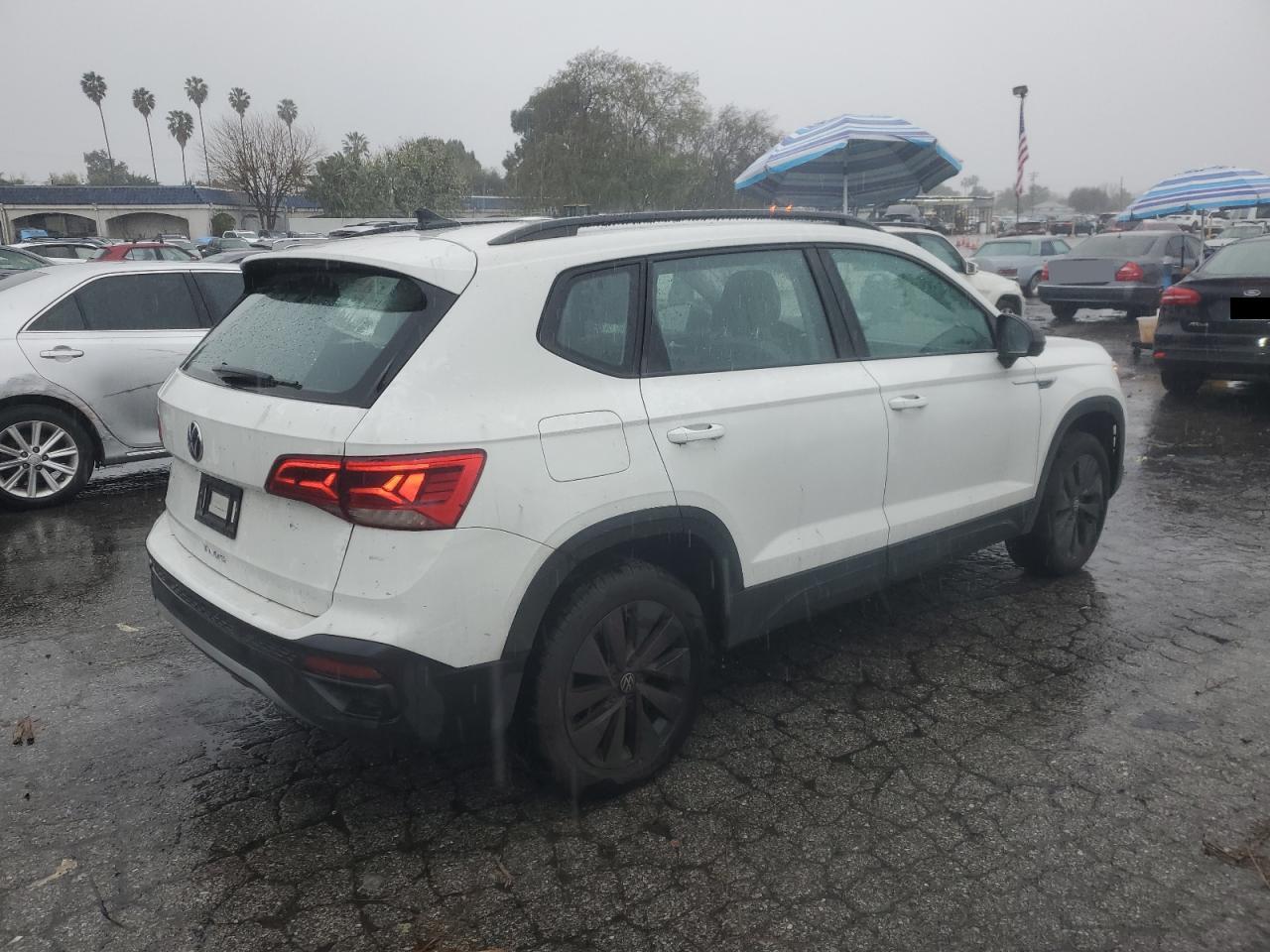 2023 VOLKSWAGEN TAOS S - Image 3