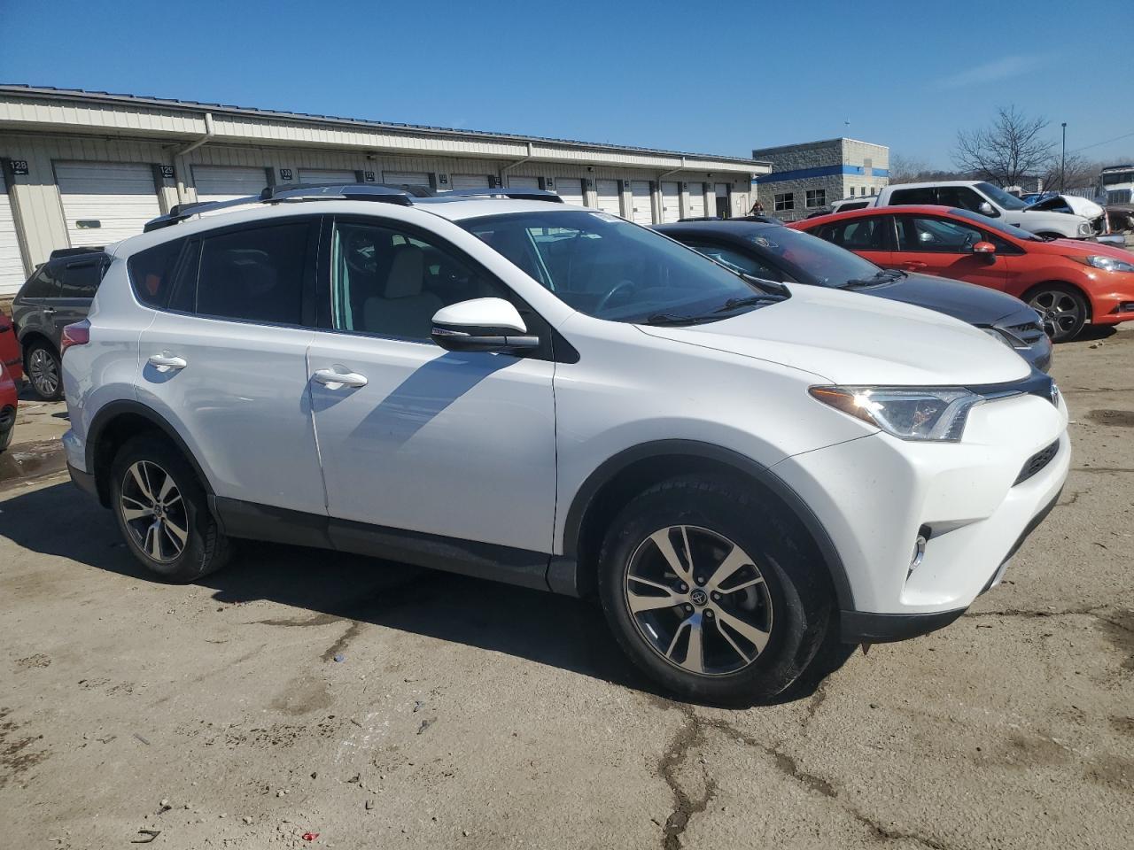 2016 TOYOTA RAV4 XLE - Фото 4