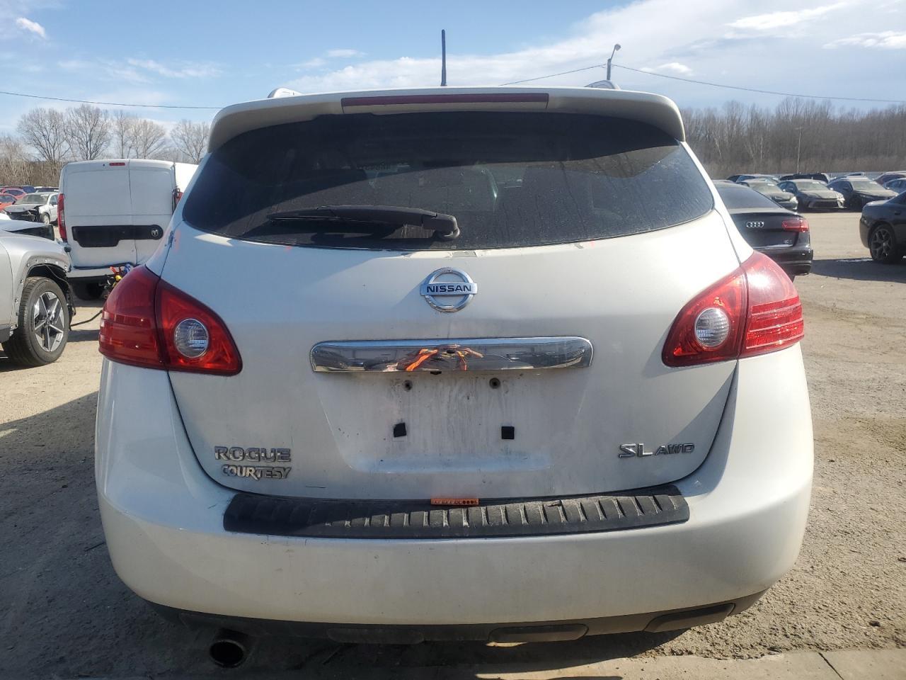 2013 NISSAN ROGUE S - Image 6