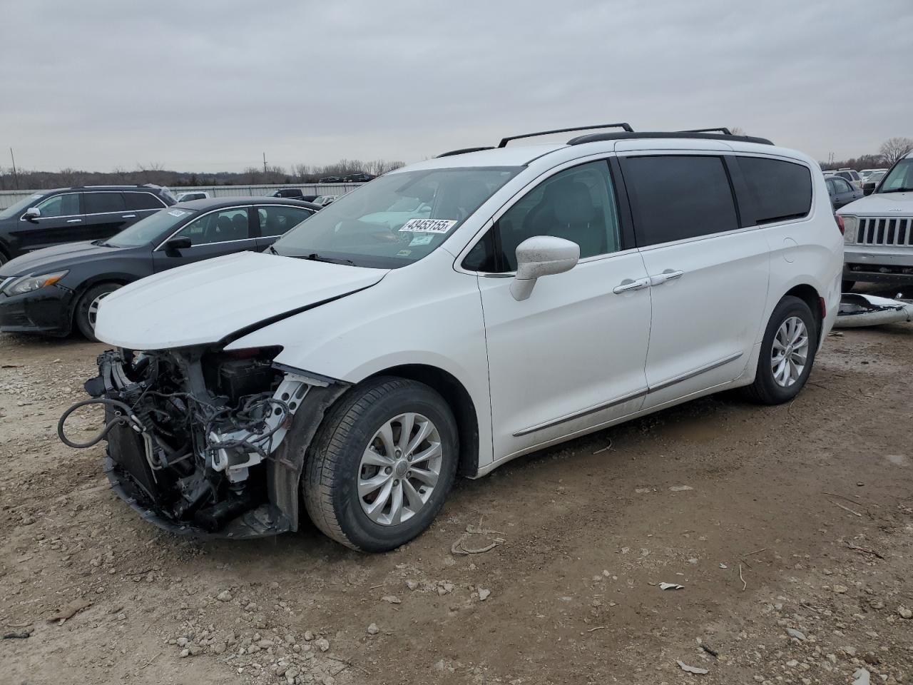 2017 CHRYSLER PACIFICA T