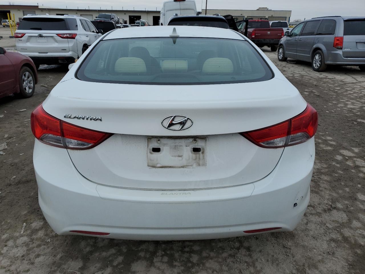 2013 HYUNDAI ELANTRA GL - Image 6