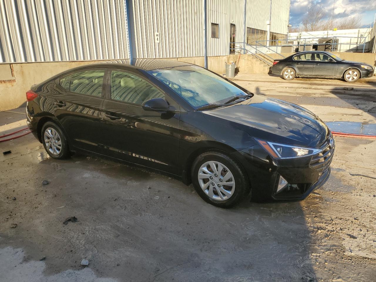 2019 HYUNDAI ELANTRA SE - Фото 4