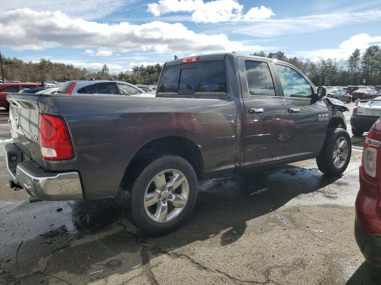 2015 RAM 1500 SLT - Image 3
