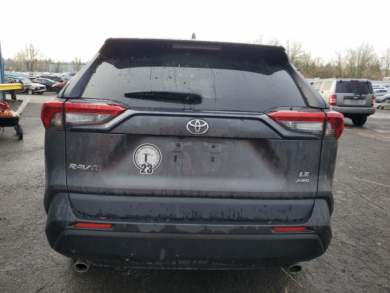 2023 TOYOTA RAV4 LE - Фото 6