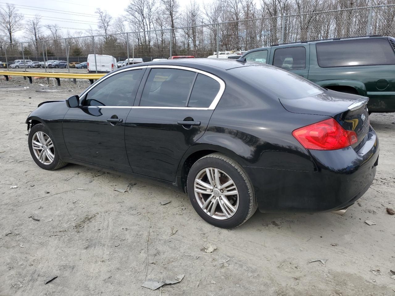 2011 INFINITI G37 - Image 2