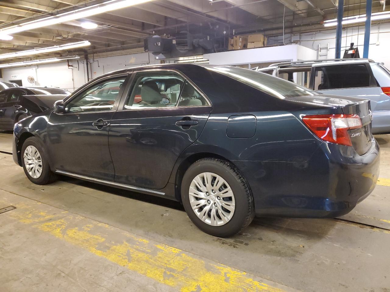 2014 TOYOTA CAMRY L - Фото 2