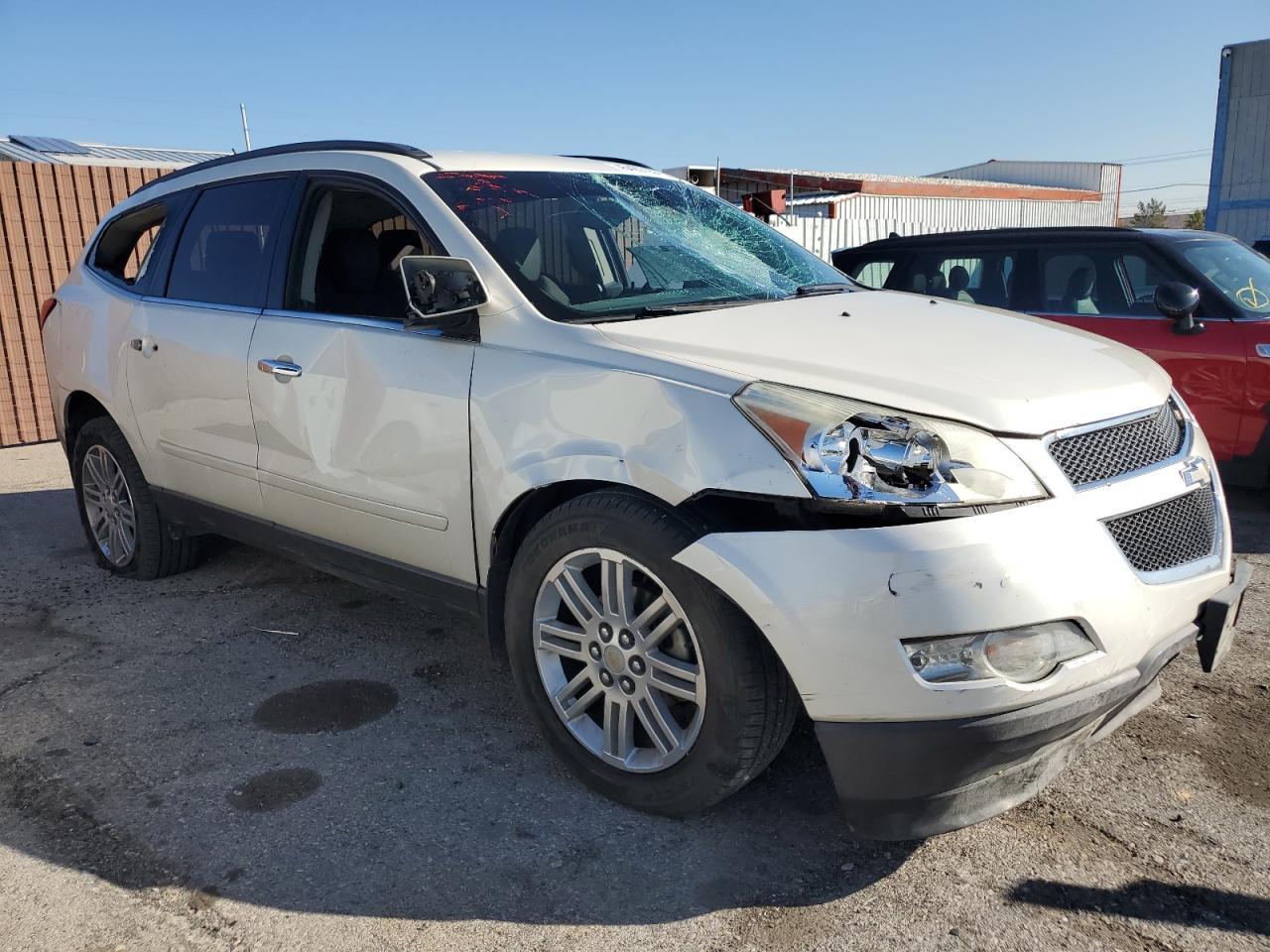 2011 CHEVROLET TRAVERSE L - Image 4