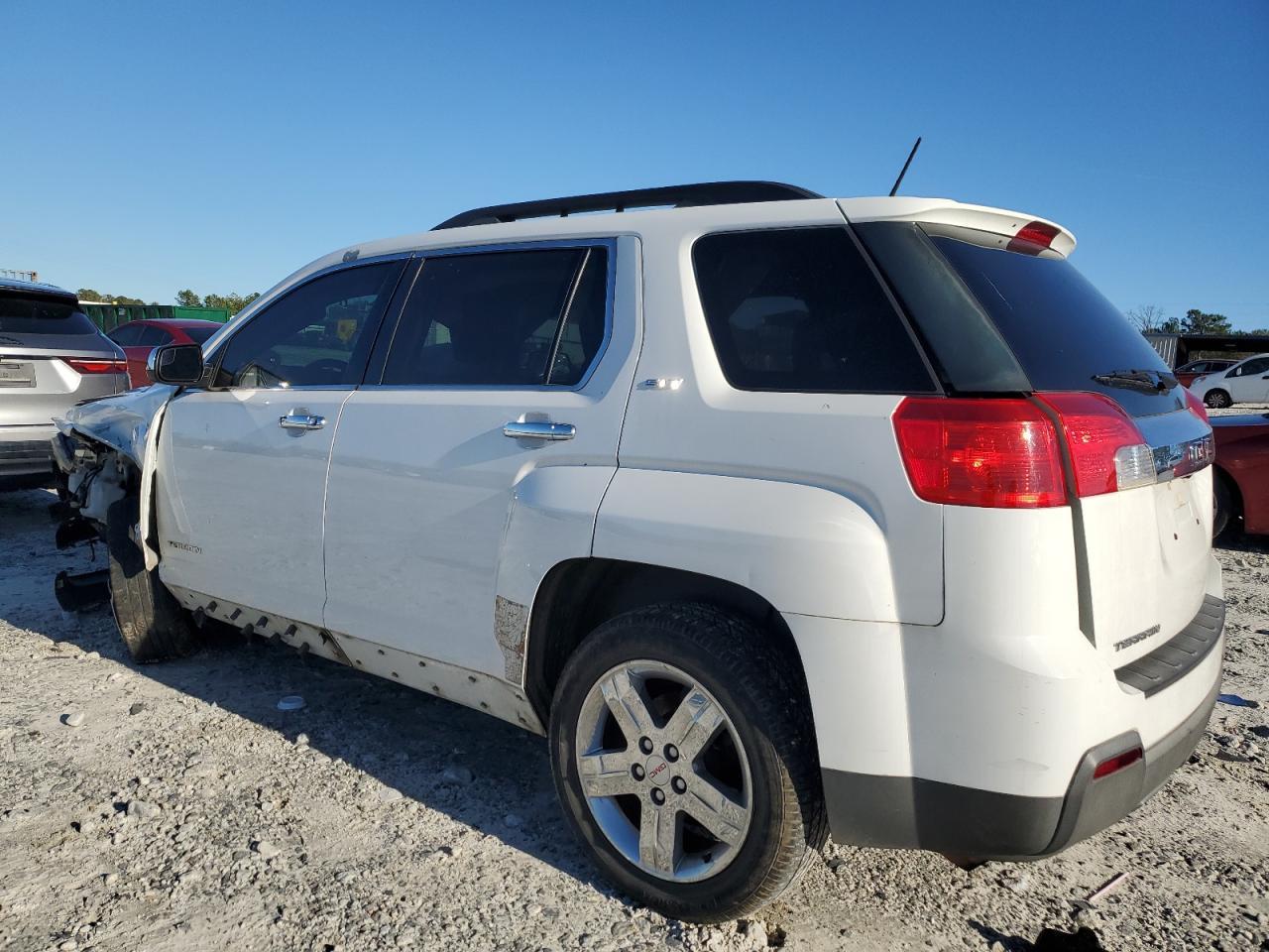 2013 GMC TERRAIN SL - Image 2