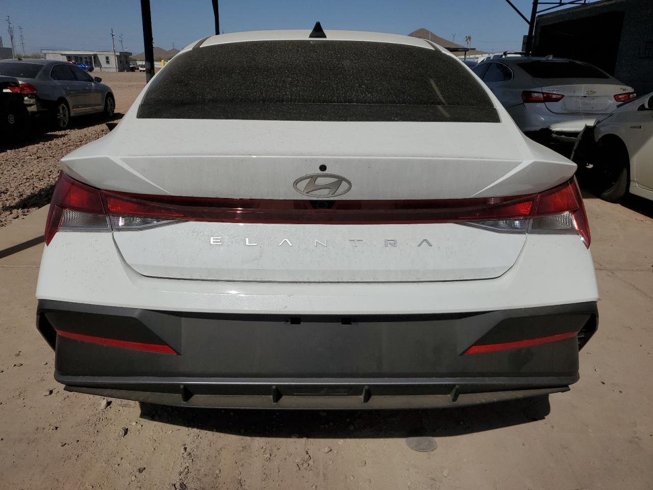 2024 HYUNDAI ELANTRA SE - Фото 6