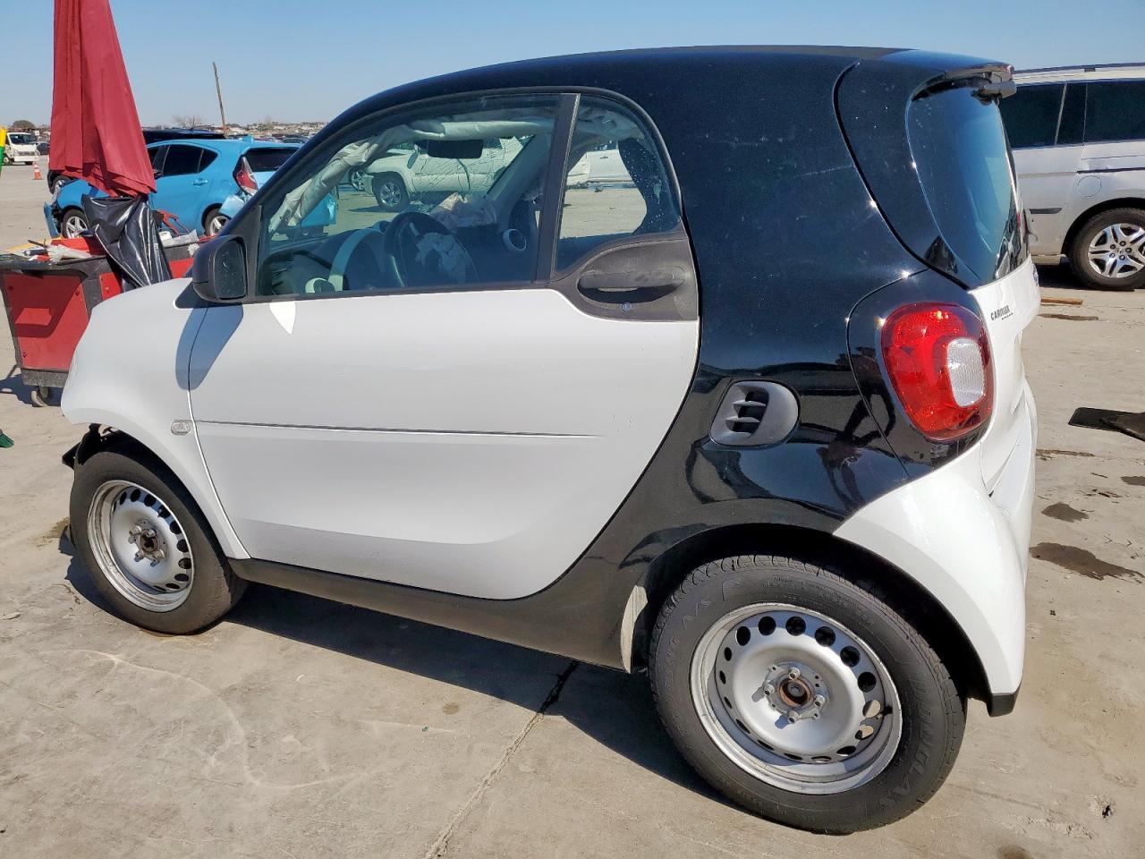 2017 SMART FORTWO - Image 2