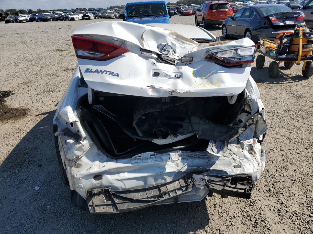 2017 HYUNDAI ELANTRA SE - Image 6