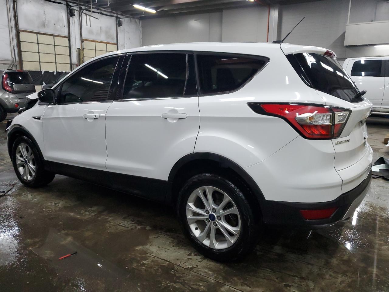 2017 FORD ESCAPE SE - Image 2