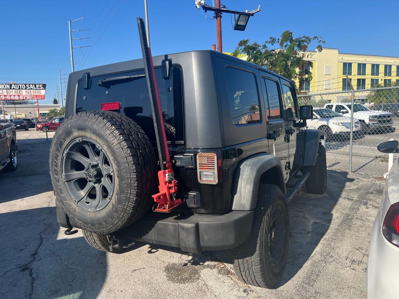 2010 JEEP WRANGLER U - Image 4