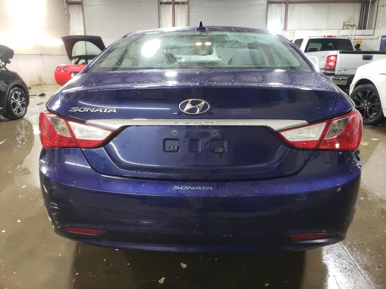 2013 HYUNDAI SONATA GLS - Image 6