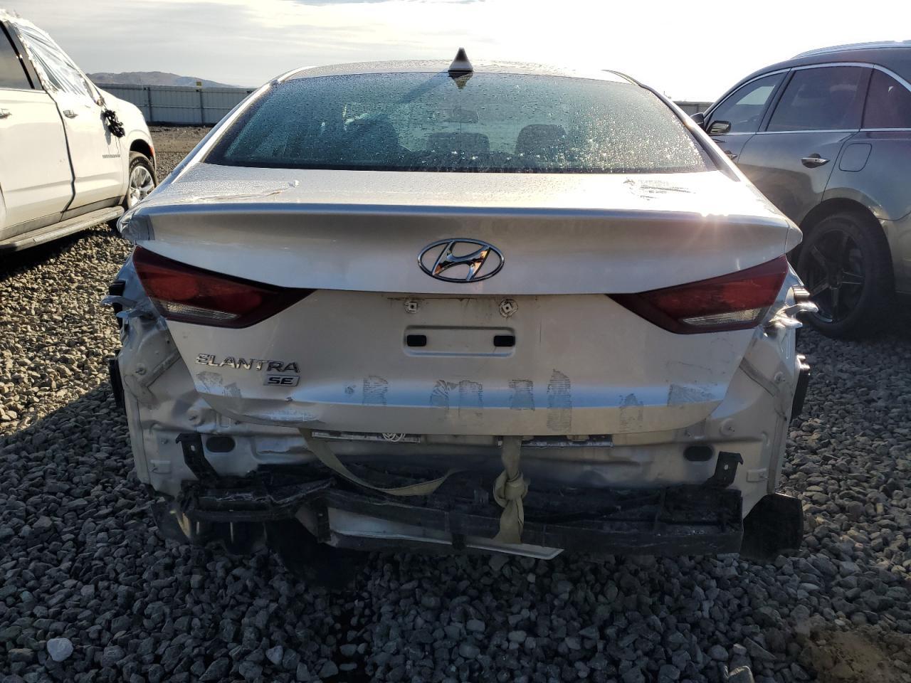 2017 HYUNDAI ELANTRA SE - Фото 6