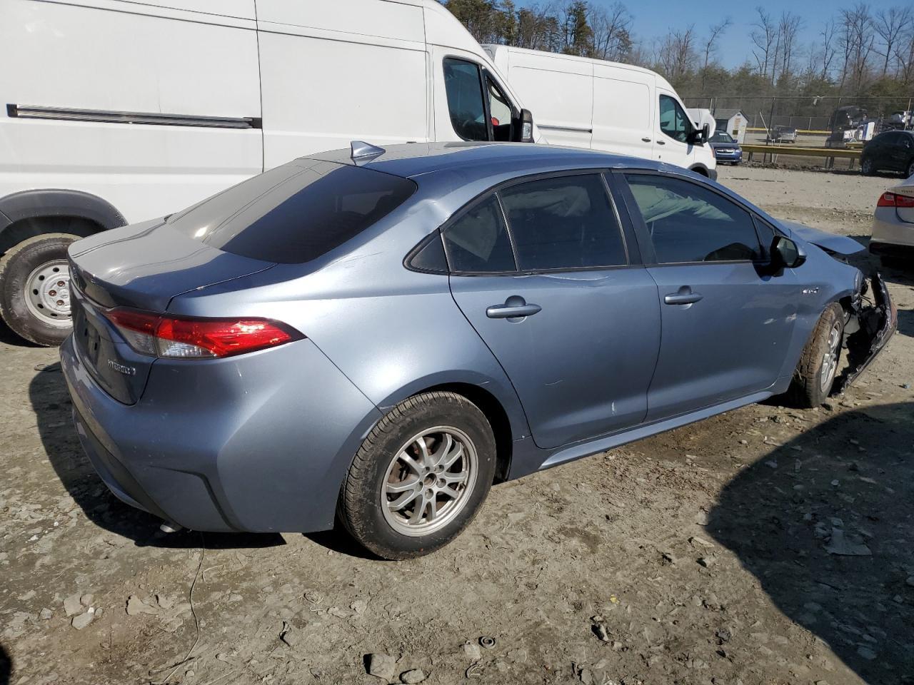 2021 TOYOTA COROLLA LE - Фото 3
