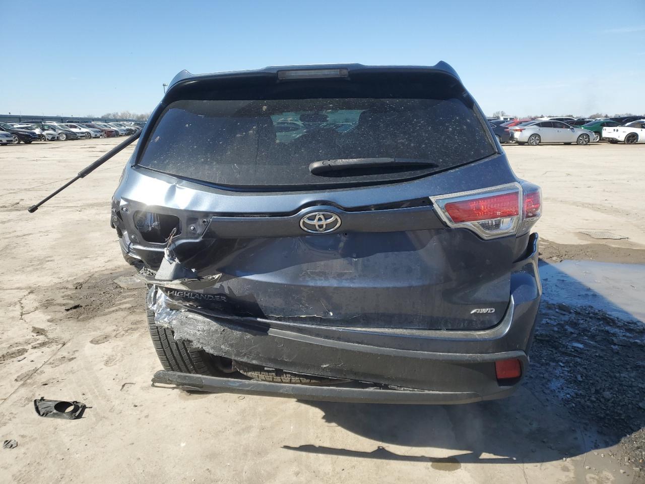 2015 TOYOTA HIGHLANDER - Image 6
