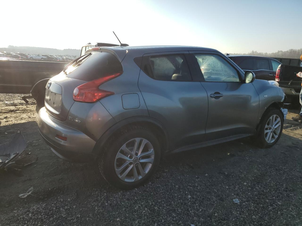 2011 NISSAN JUKE S - Фото 3