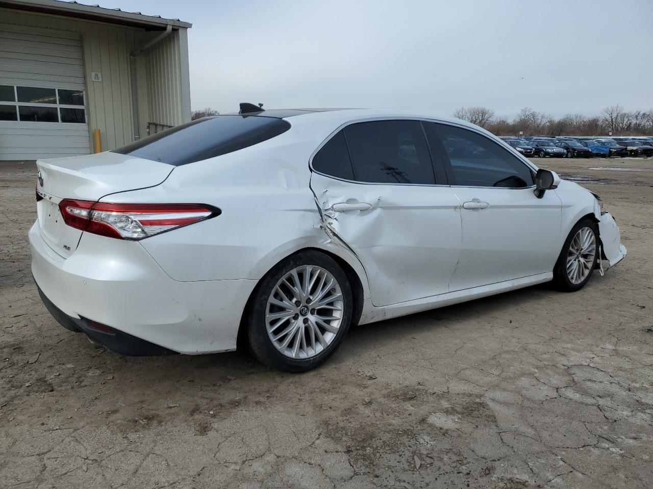 2018 TOYOTA CAMRY L - Image 3
