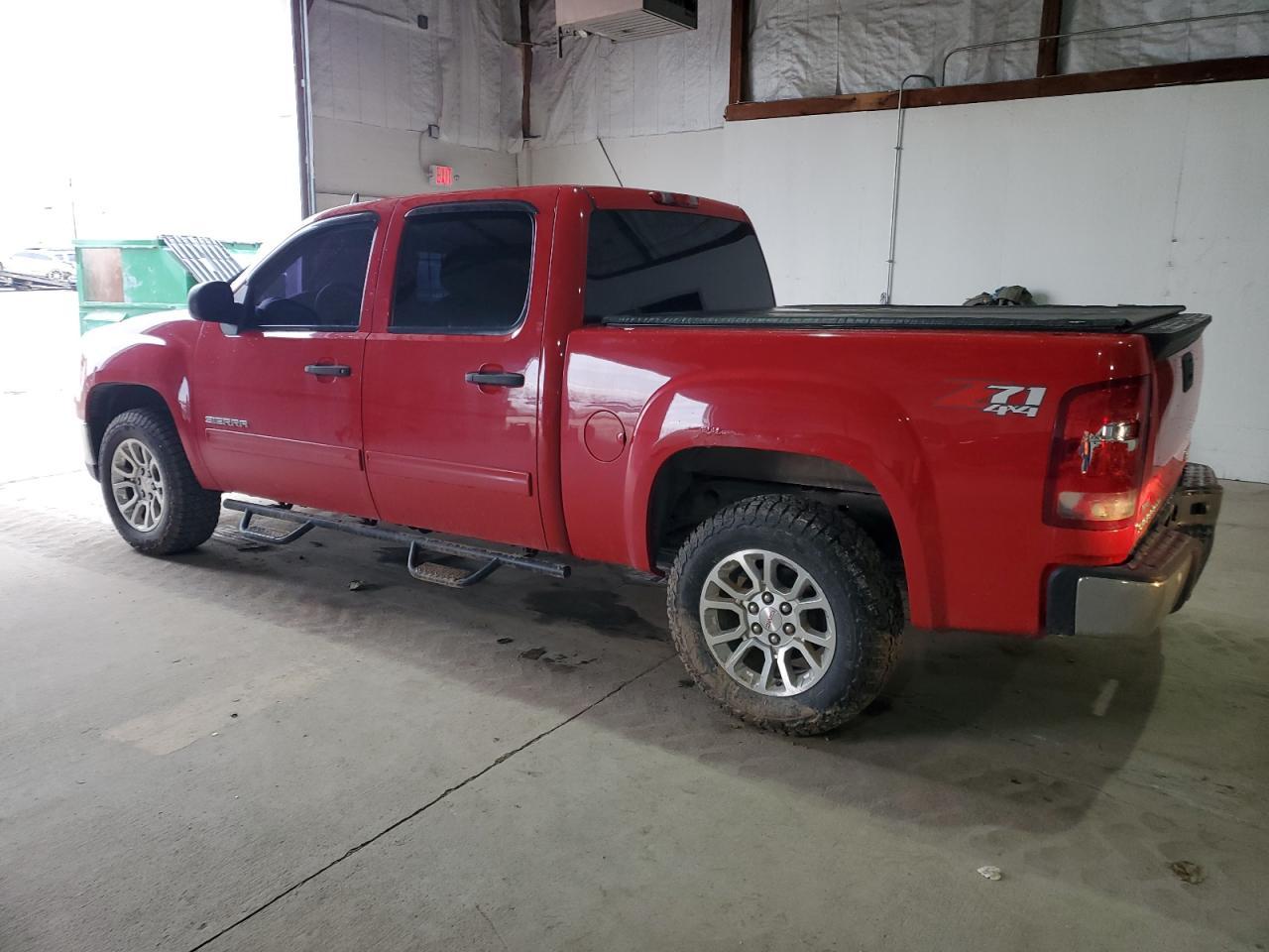 2011 GMC SIERRA K15 - Фото 2