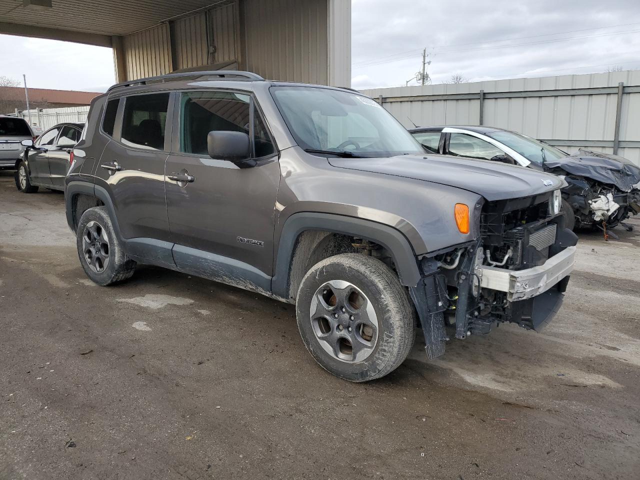 2017 JEEP RENEGADE S - Image 4