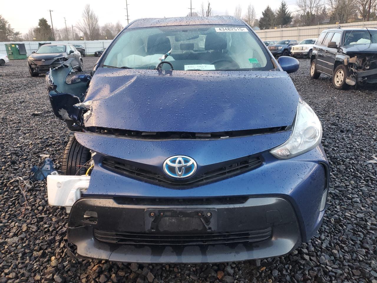 2016 TOYOTA PRIUS V - Image 5