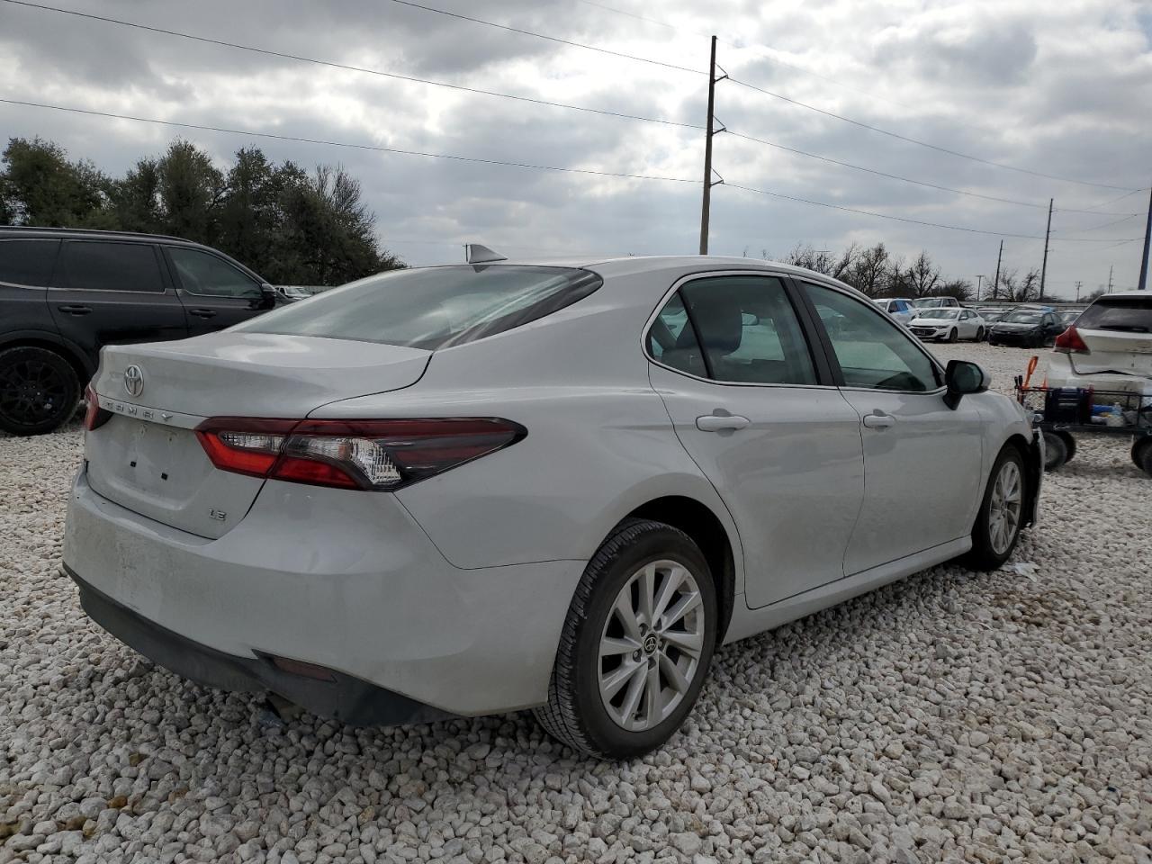 2024 TOYOTA CAMRY LE - Фото 3