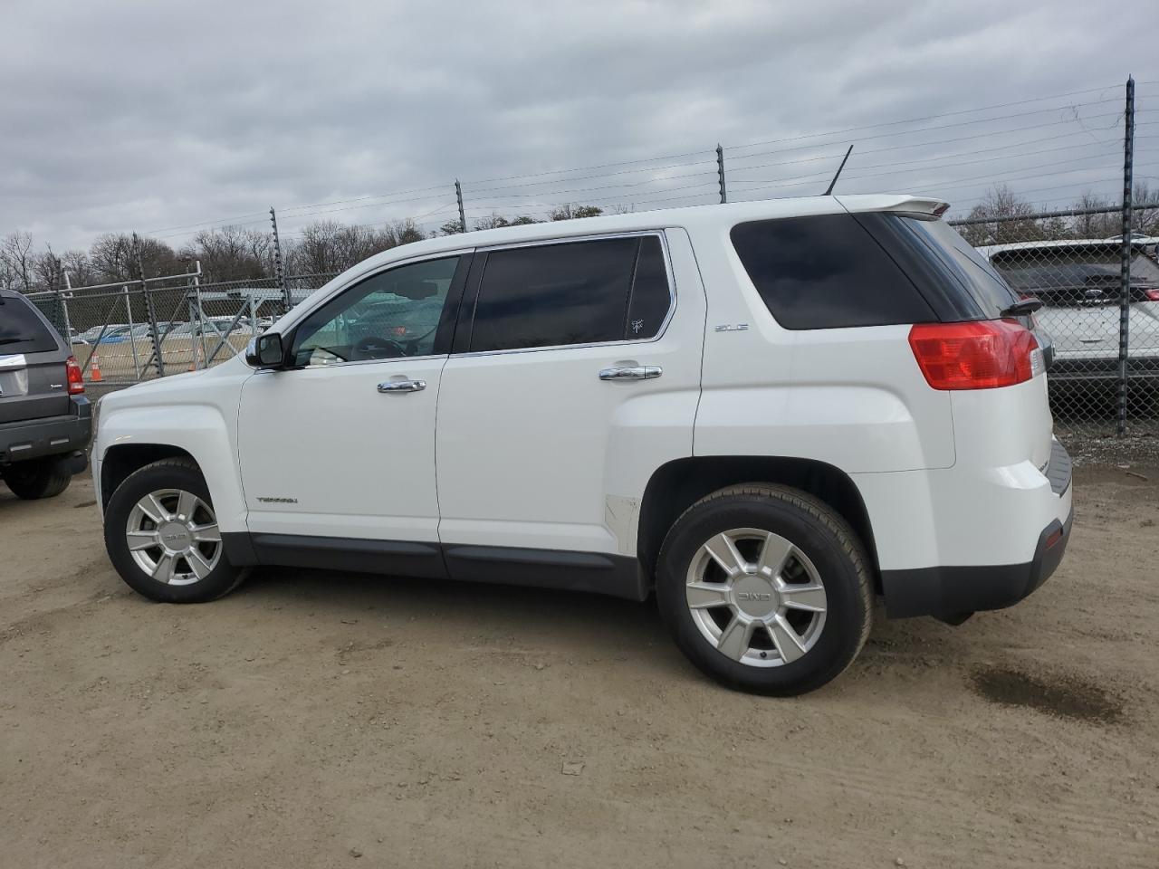 2013 GMC TERRAIN SL - Фото 2