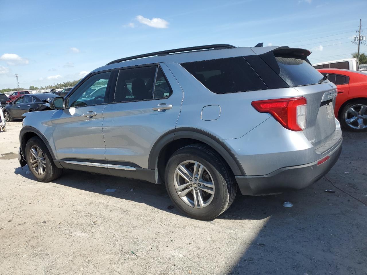 2022 FORD EXPLORER X - Image 2