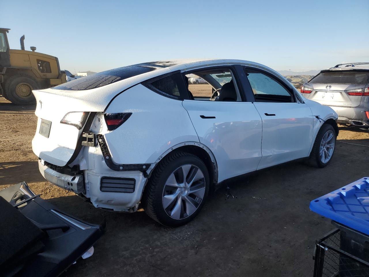 2024 TESLA MODEL Y - Image 3