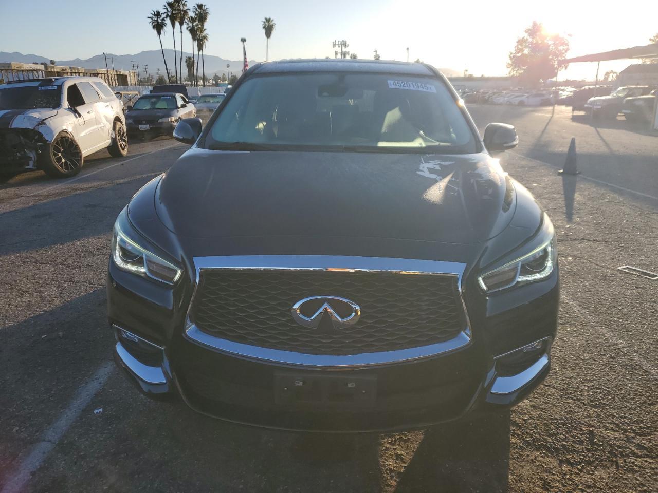 2019 INFINITI QX60 LUXE - Image 5