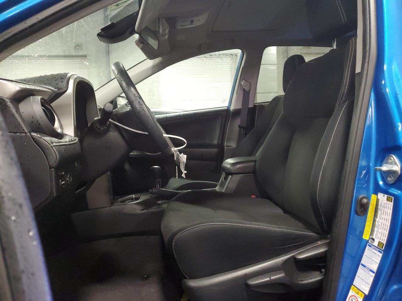 2017 TOYOTA RAV4 XLE - Image 7