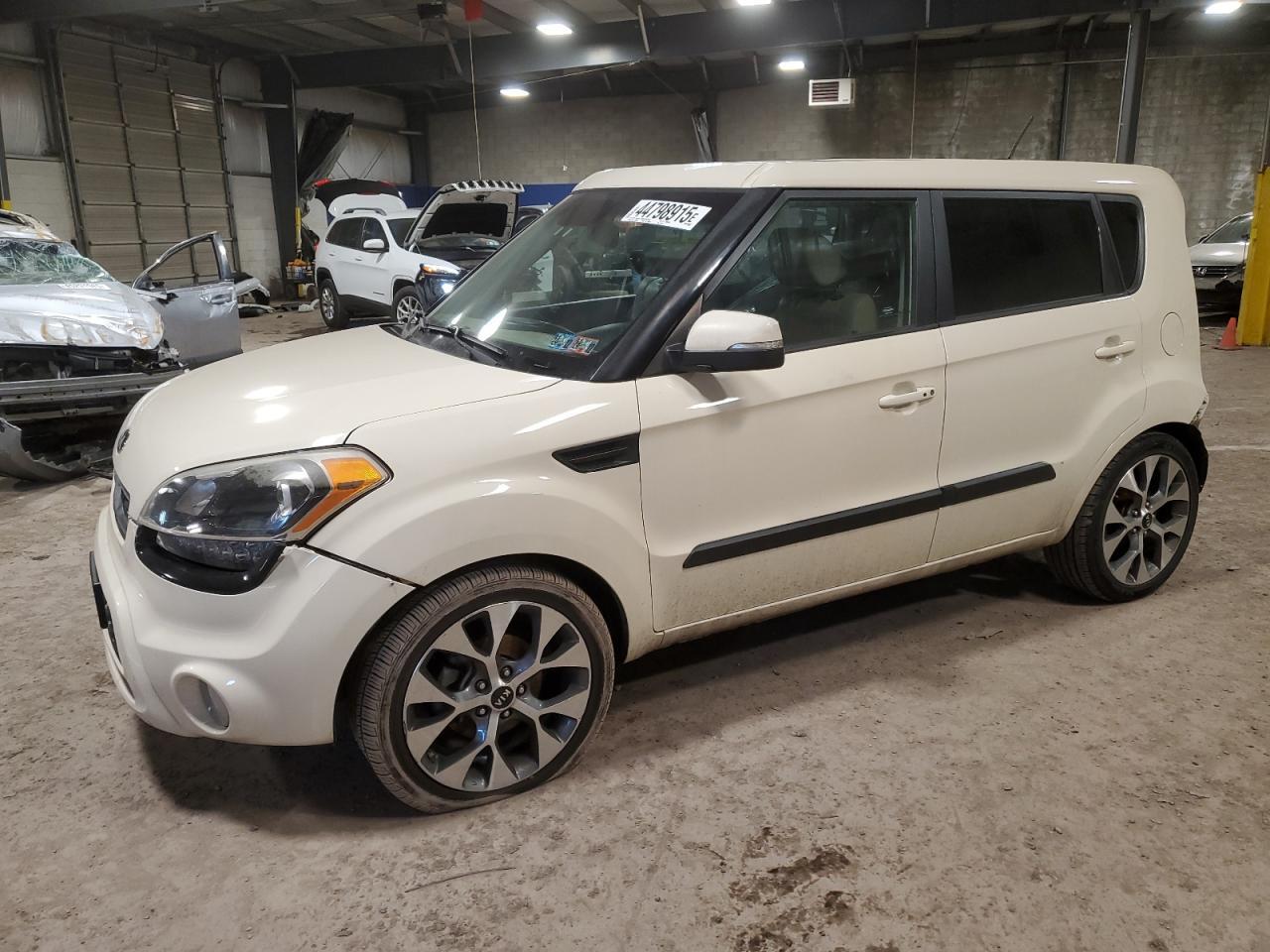 2013 KIA SOUL +