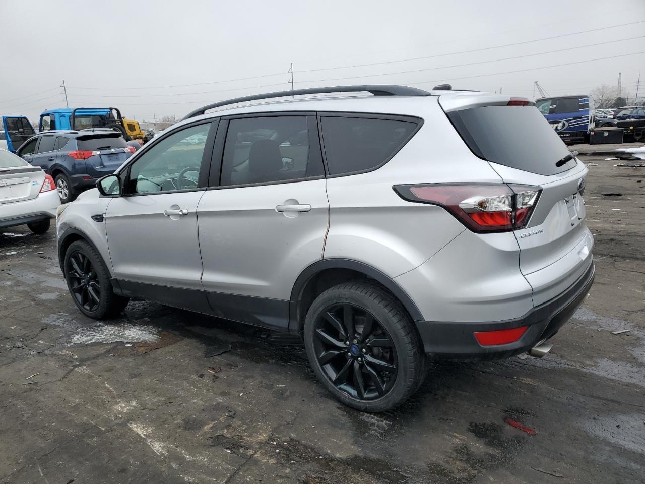 2017 FORD ESCAPE SE - Фото 2