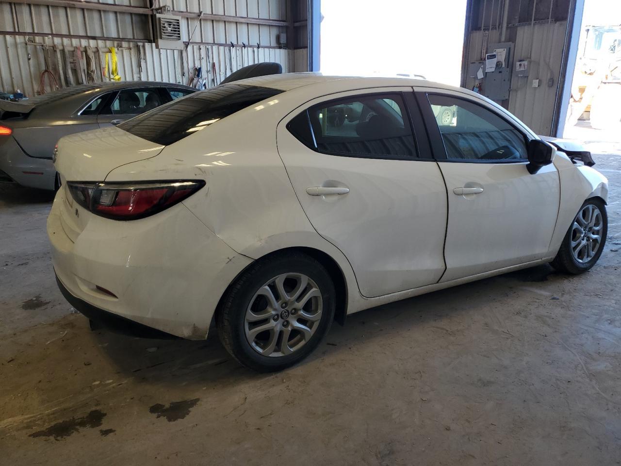 2017 TOYOTA YARIS IA - Image 3