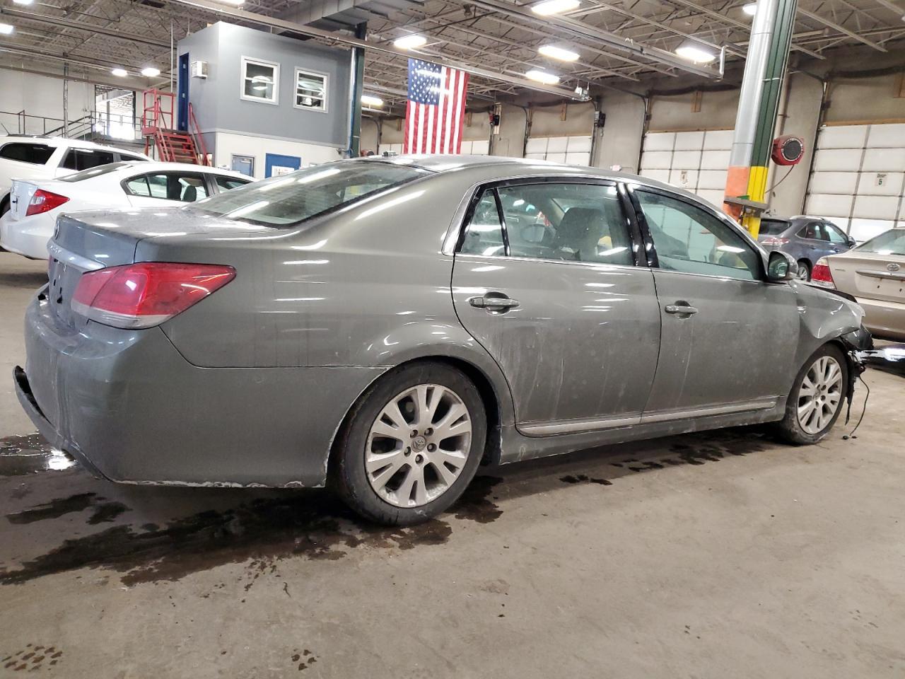 2011 TOYOTA AVALON BAS - Image 3