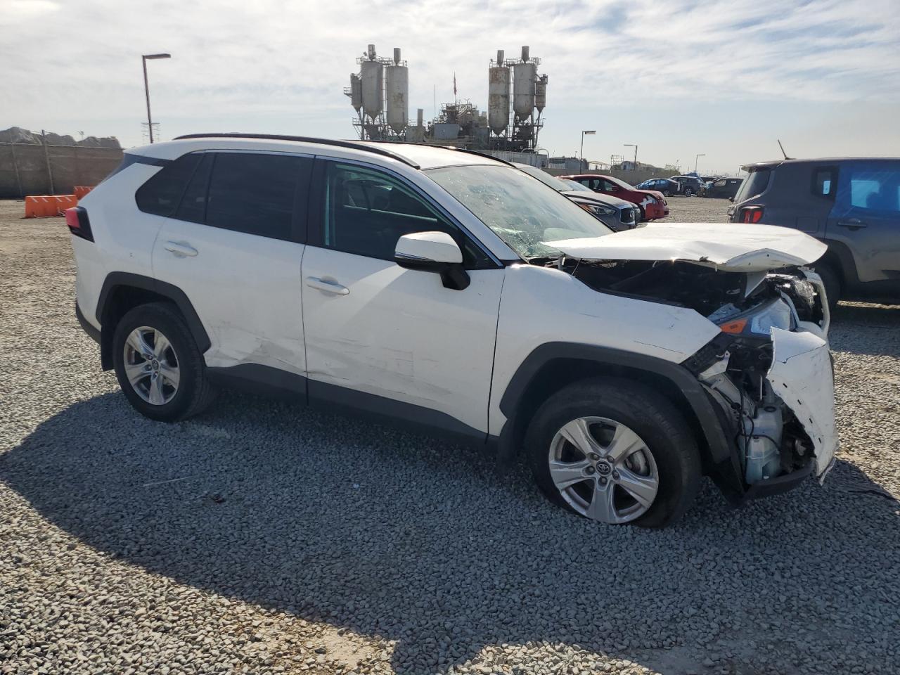 2020 TOYOTA RAV4 XLE - Фото 4