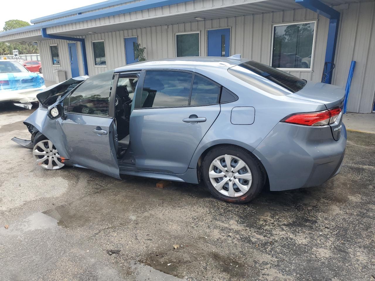 2022 TOYOTA COROLLA LE - Фото 2