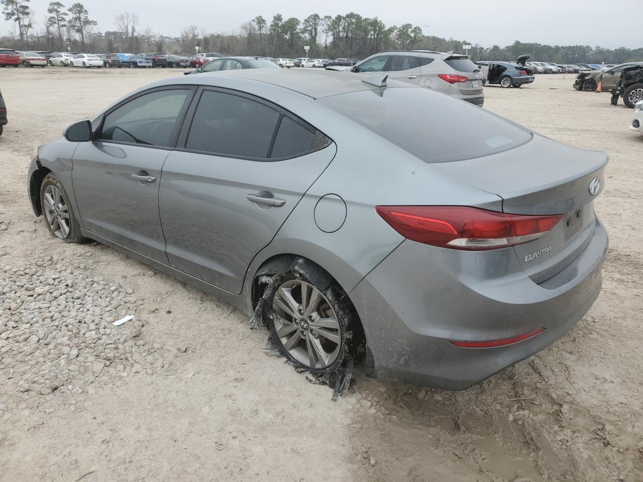 2018 HYUNDAI ELANTRA SE - Image 2
