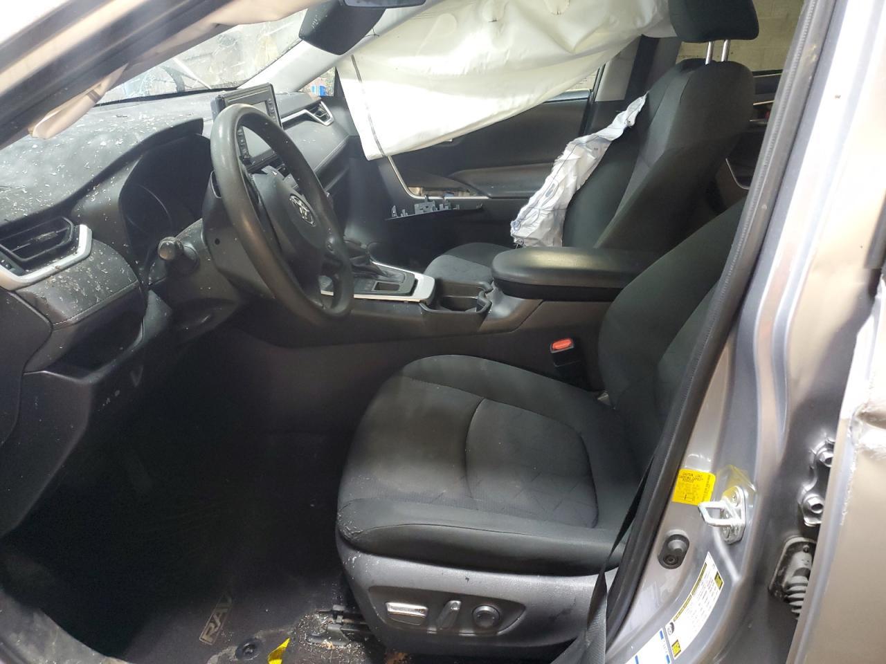 2020 TOYOTA RAV4 XLE - Image 7