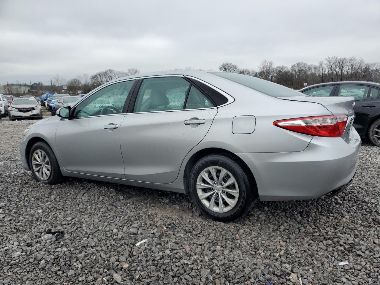2015 TOYOTA CAMRY LE - Фото 2