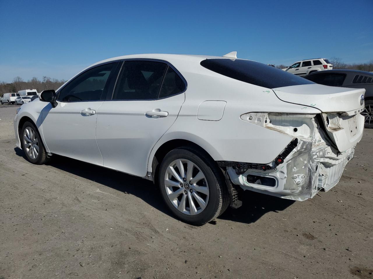 2020 TOYOTA CAMRY LE - Фото 2
